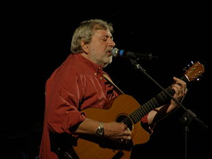 310px-francesco_guccini_2.jpg